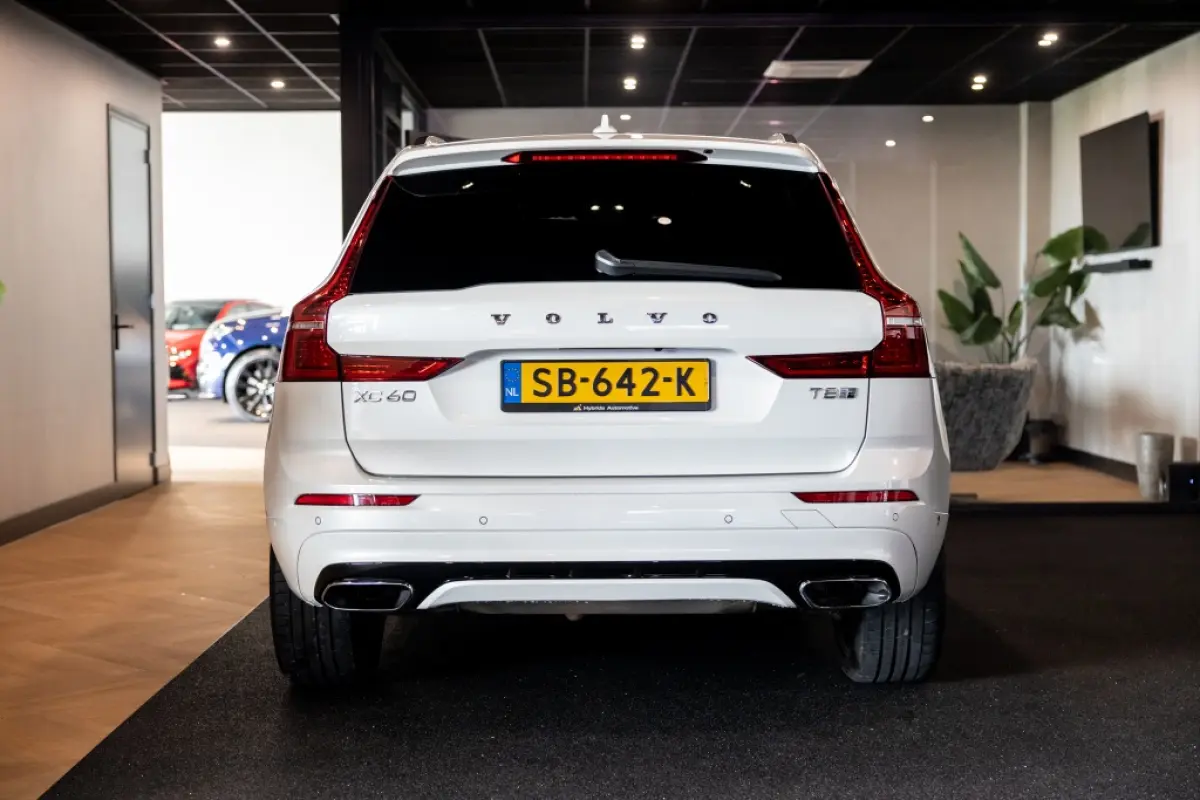 2.0 T8 AWD R-Design | B&W | 360 Cam | Stoelventilatie | Trekhaak |