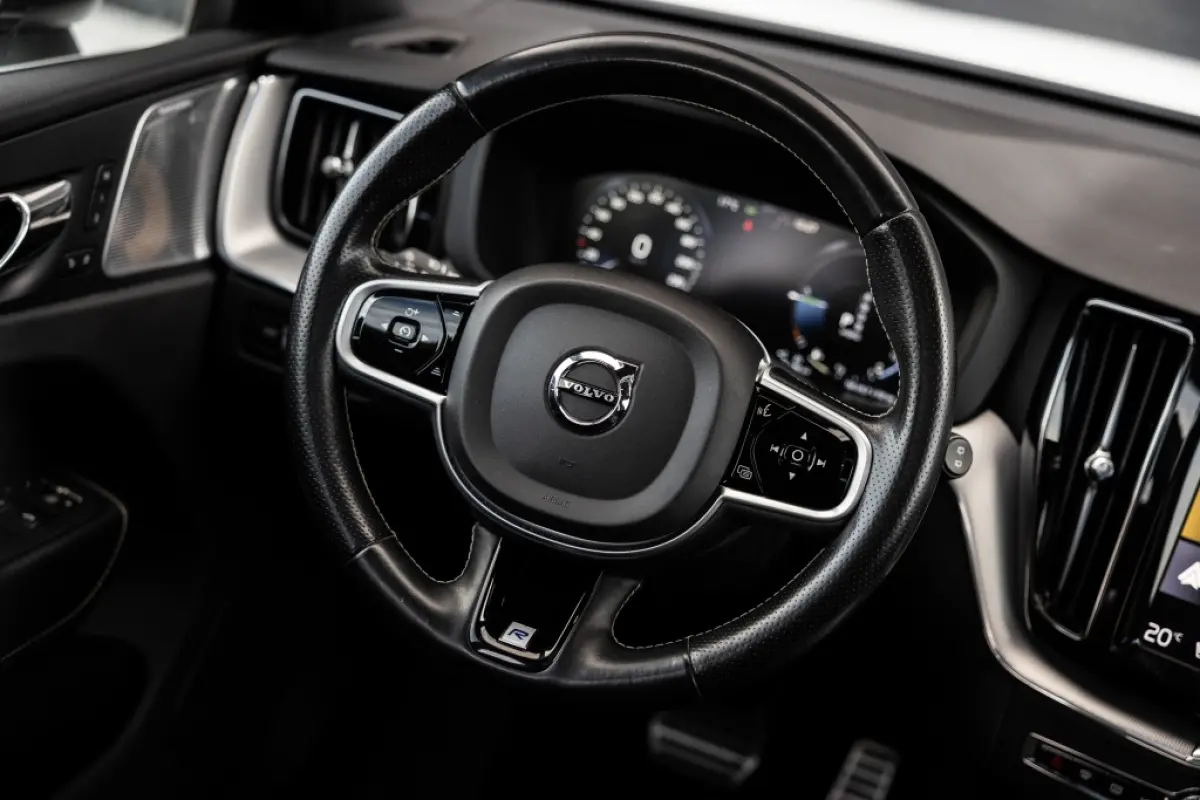 2.0 T8 AWD R-Design | B&W | 360 Cam | Stoelventilatie | Trekhaak |