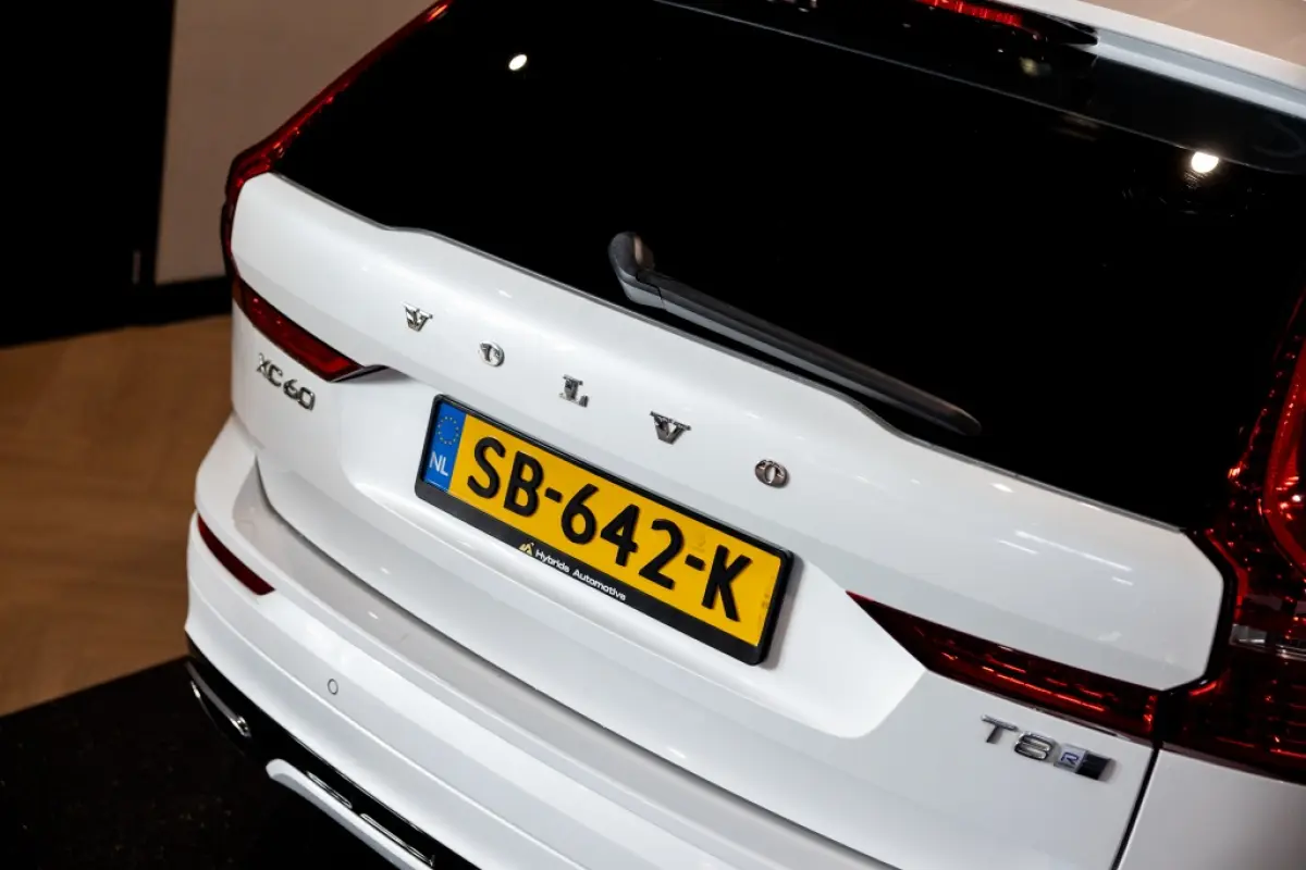 2.0 T8 AWD R-Design | B&W | 360 Cam | Stoelventilatie | Trekhaak |