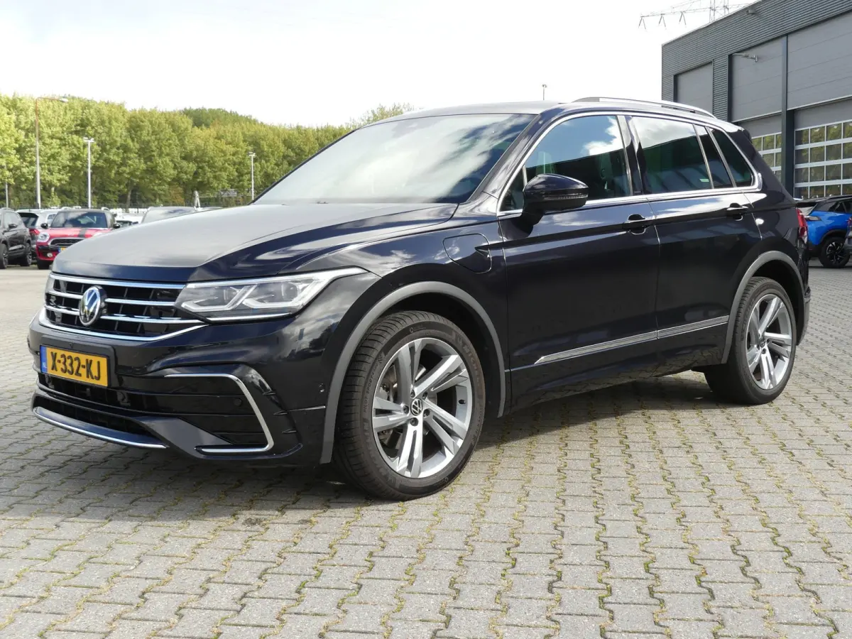 1.4 TSI eHybrid R-Line Business+ / pano / leer / 360 camera