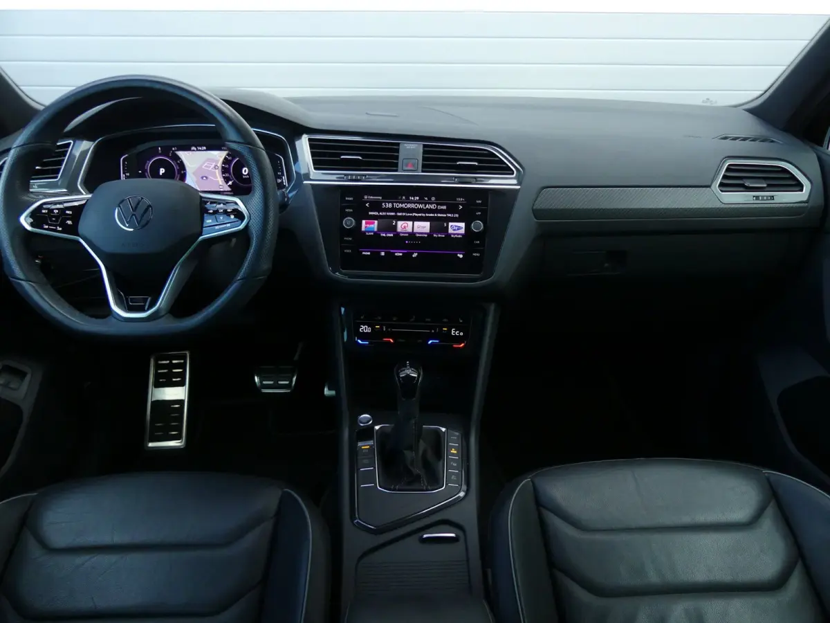 1.4 TSI eHybrid R-Line Business+ / pano / leer / 360 camera