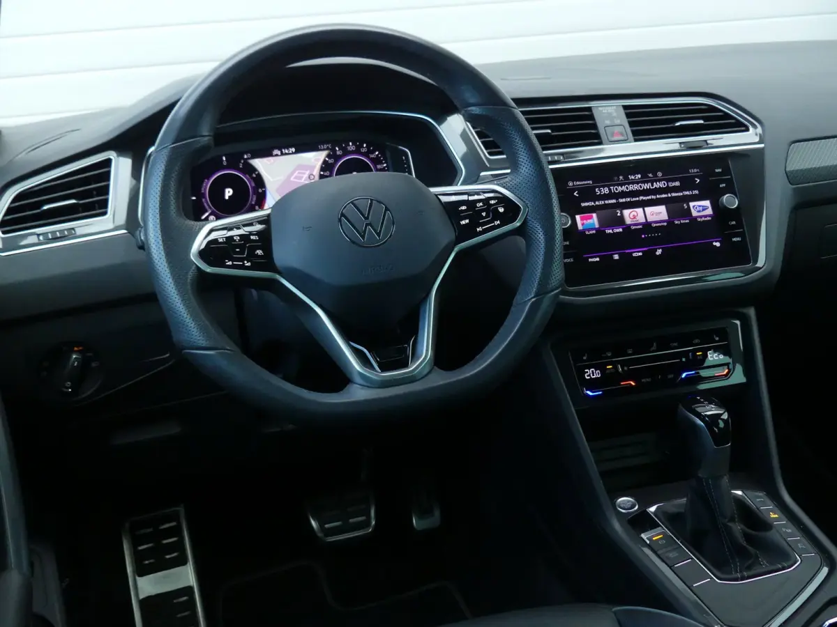 1.4 TSI eHybrid R-Line Business+ / pano / leer / 360 camera
