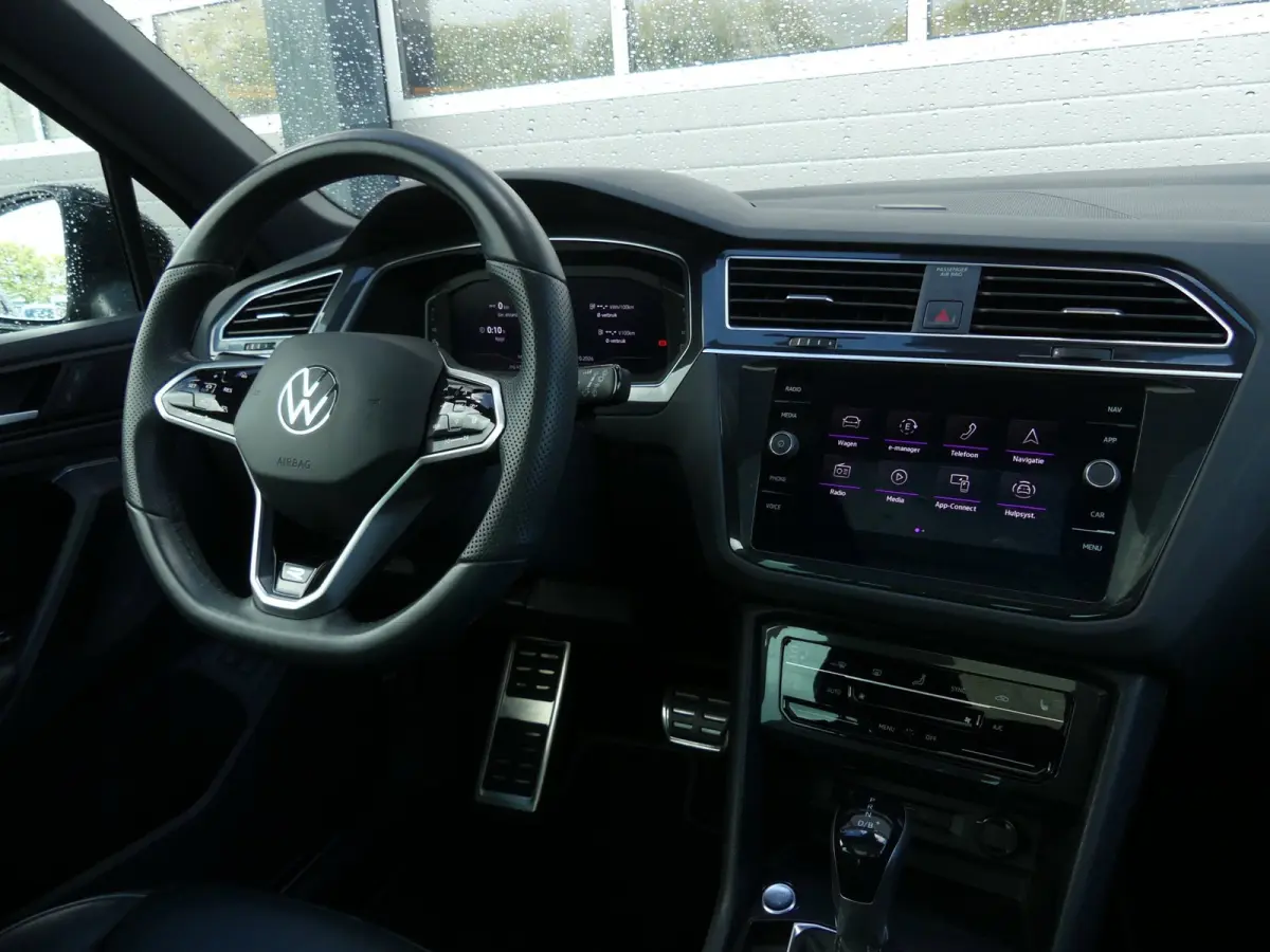 1.4 TSI eHybrid R-Line Business+ / pano / leer / 360 camera