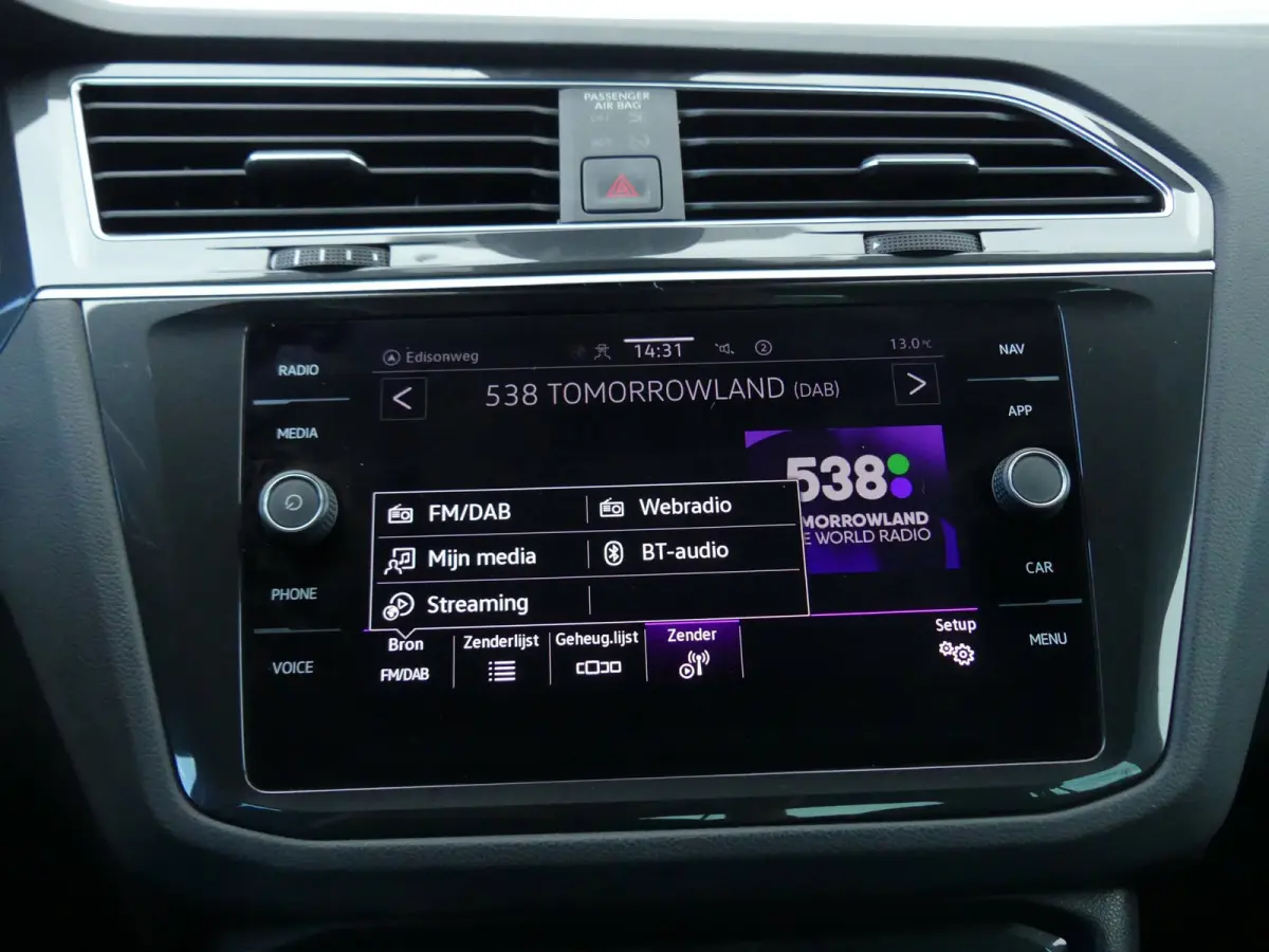 1.4 TSI eHybrid R-Line Business+ / pano / leer / 360 camera