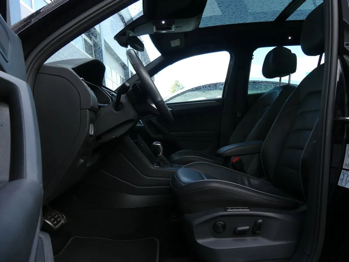 1.4 TSI eHybrid R-Line Business+ / pano / leer / 360 camera