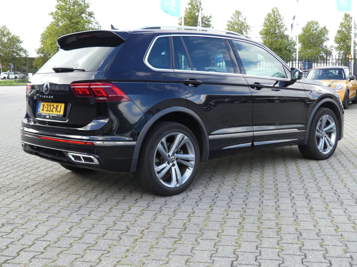 1.4 TSI eHybrid R-Line Business+ / pano / leer / 360 camera