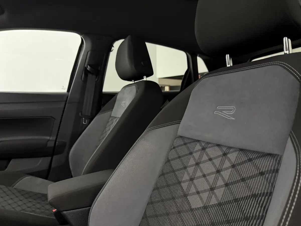 1.0 TSI R-Line | Virtual | Cruise | Carplay | LED | Stoelverw. | Parkeersens.