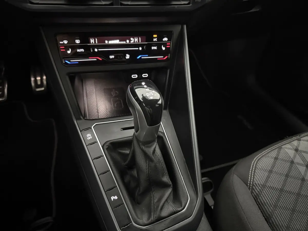 1.0 TSI R-Line | Virtual | Cruise | Carplay | LED | Stoelverw. | Parkeersens.