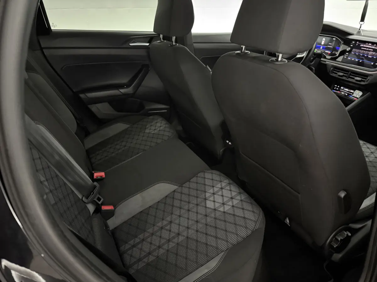 1.0 TSI R-Line | Virtual | Cruise | Carplay | LED | Stoelverw. | Parkeersens.