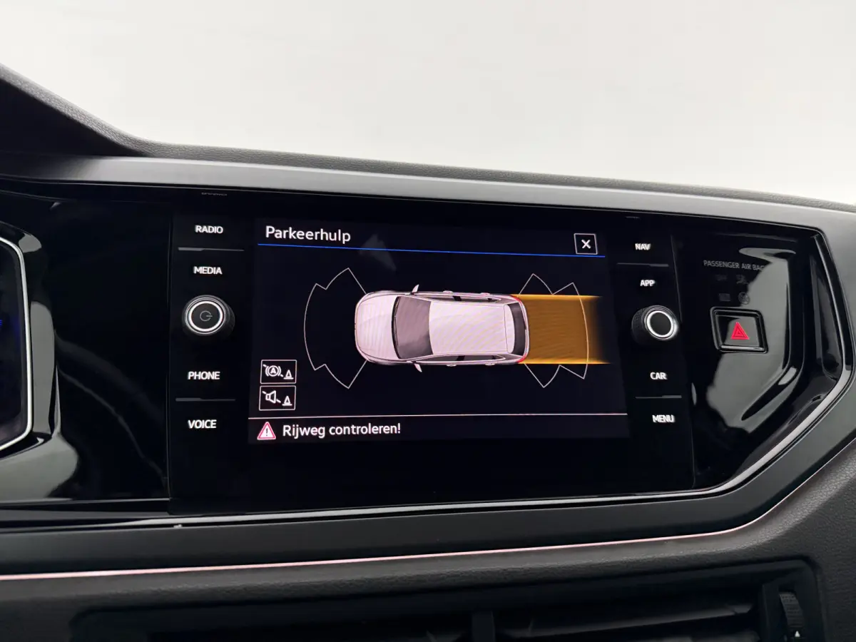 1.0 TSI R-Line | Virtual | Cruise | Carplay | LED | Stoelverw. | Parkeersens.