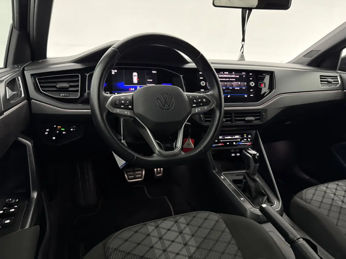 1.0 TSI R-Line | Virtual | Cruise | Carplay | LED | Stoelverw. | Parkeersens.