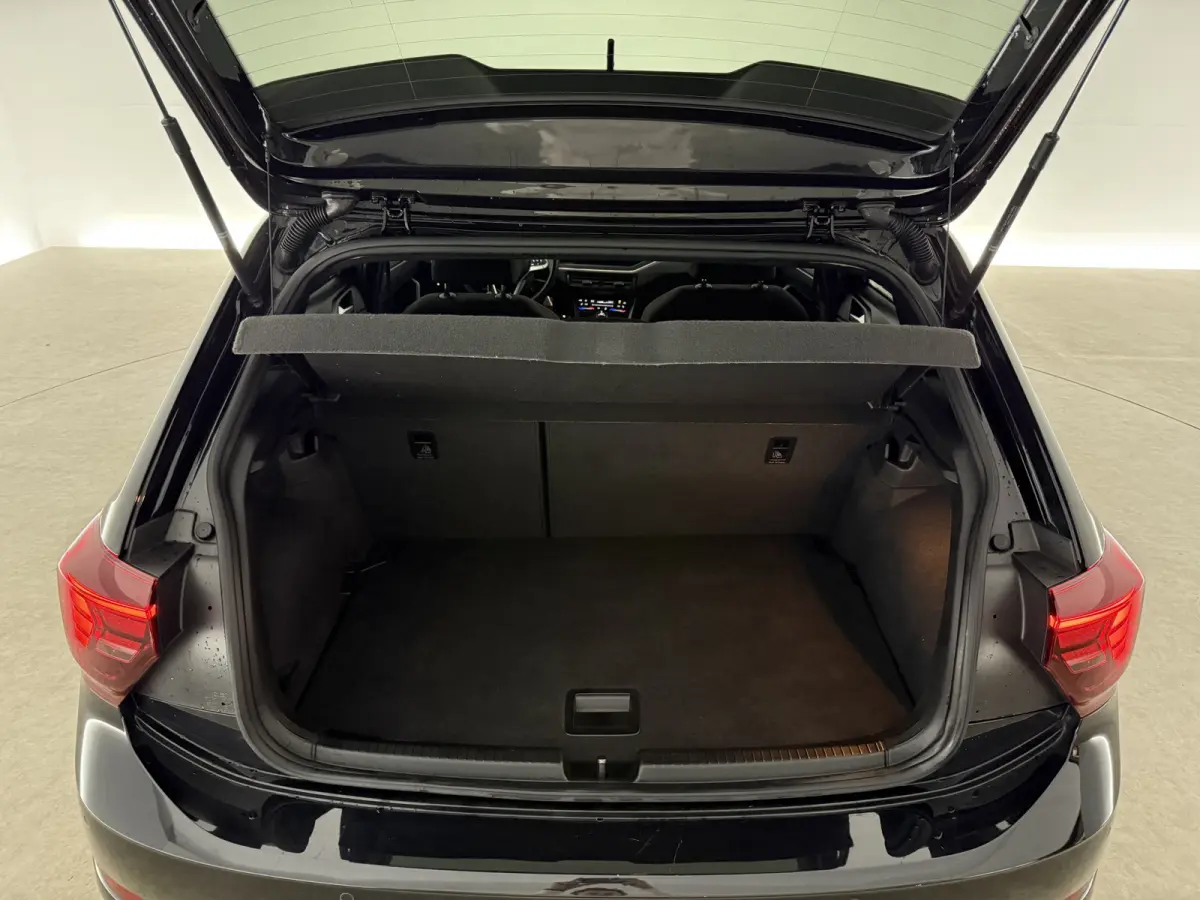 1.0 TSI R-Line | Virtual | Cruise | Carplay | LED | Stoelverw. | Parkeersens.