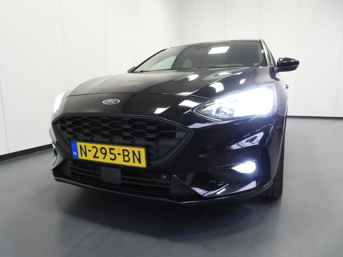 1.0 EcoBoost Hybrid ST Line X Business NAVI/ADAPT.CRUISE/B&O/AGR/TREKH./18"LMV!
