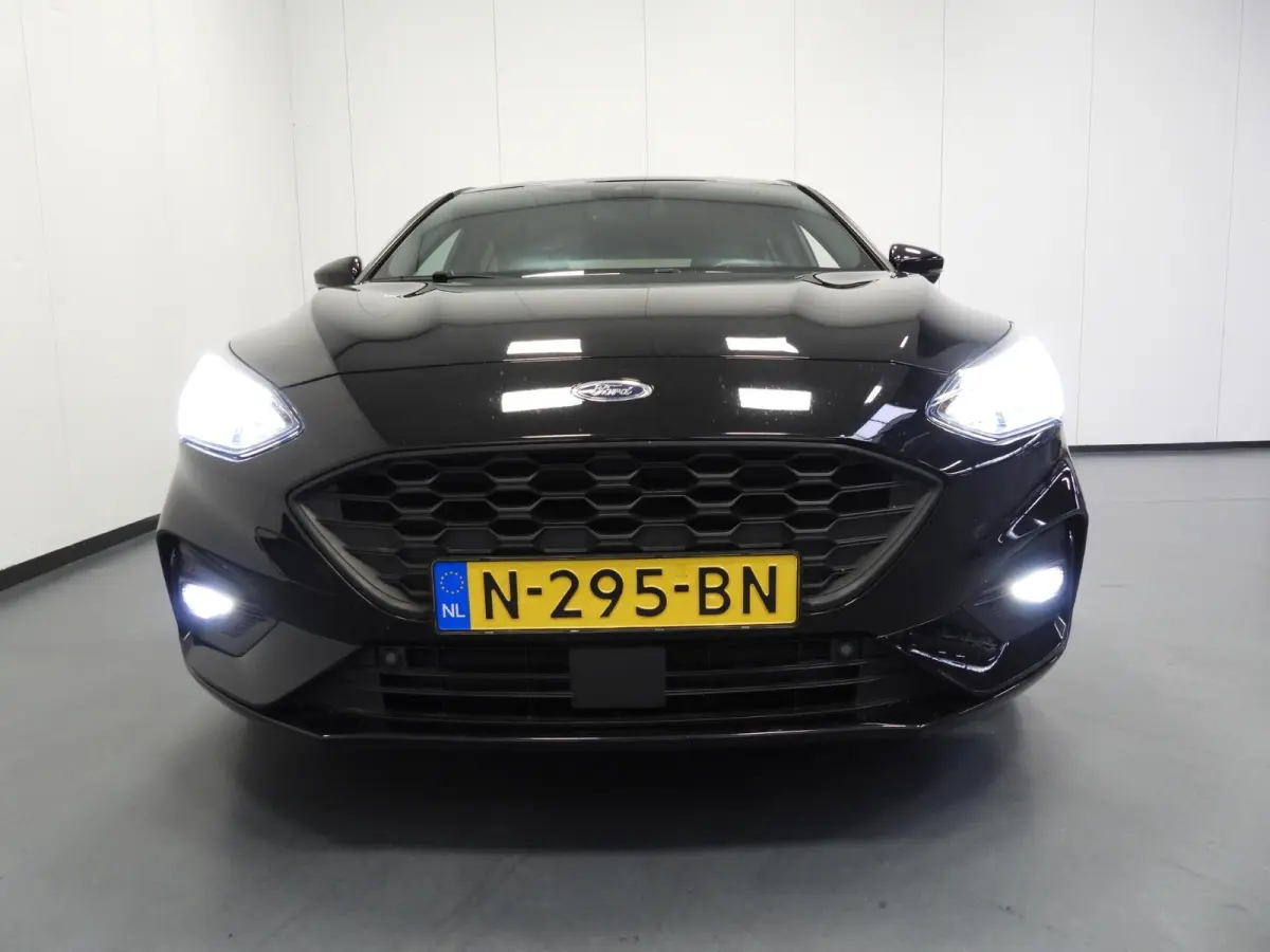 1.0 EcoBoost Hybrid ST Line X Business NAVI/ADAPT.CRUISE/B&O/AGR/TREKH./18"LMV!