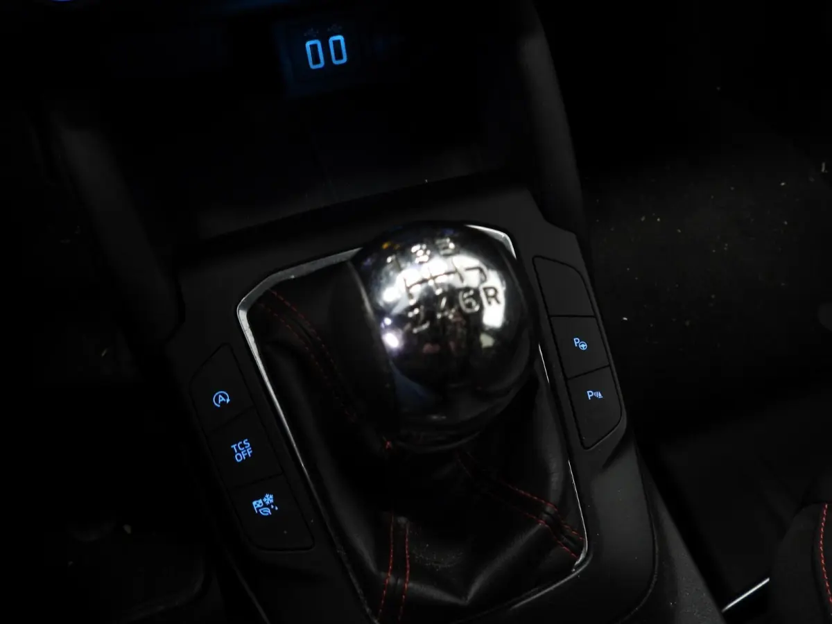 1.0 EcoBoost Hybrid ST Line X Business NAVI/ADAPT.CRUISE/B&O/AGR/TREKH./18"LMV!