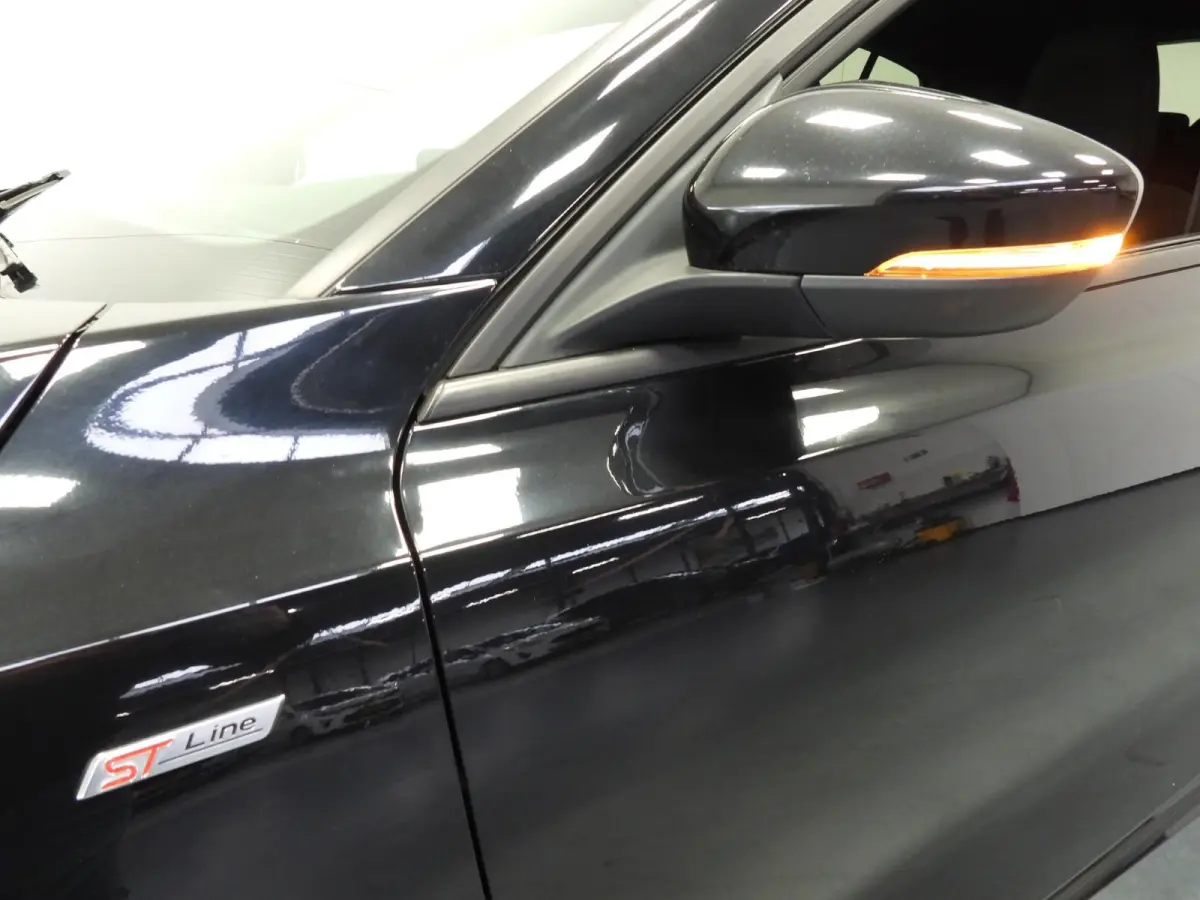 1.0 EcoBoost Hybrid ST Line X Business NAVI/ADAPT.CRUISE/B&O/AGR/TREKH./18"LMV!