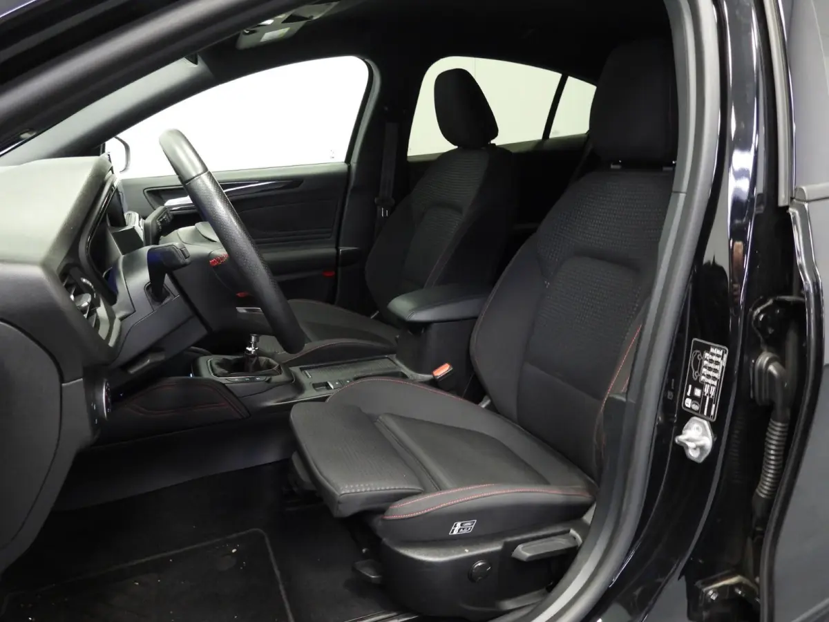 1.0 EcoBoost Hybrid ST Line X Business NAVI/ADAPT.CRUISE/B&O/AGR/TREKH./18"LMV!