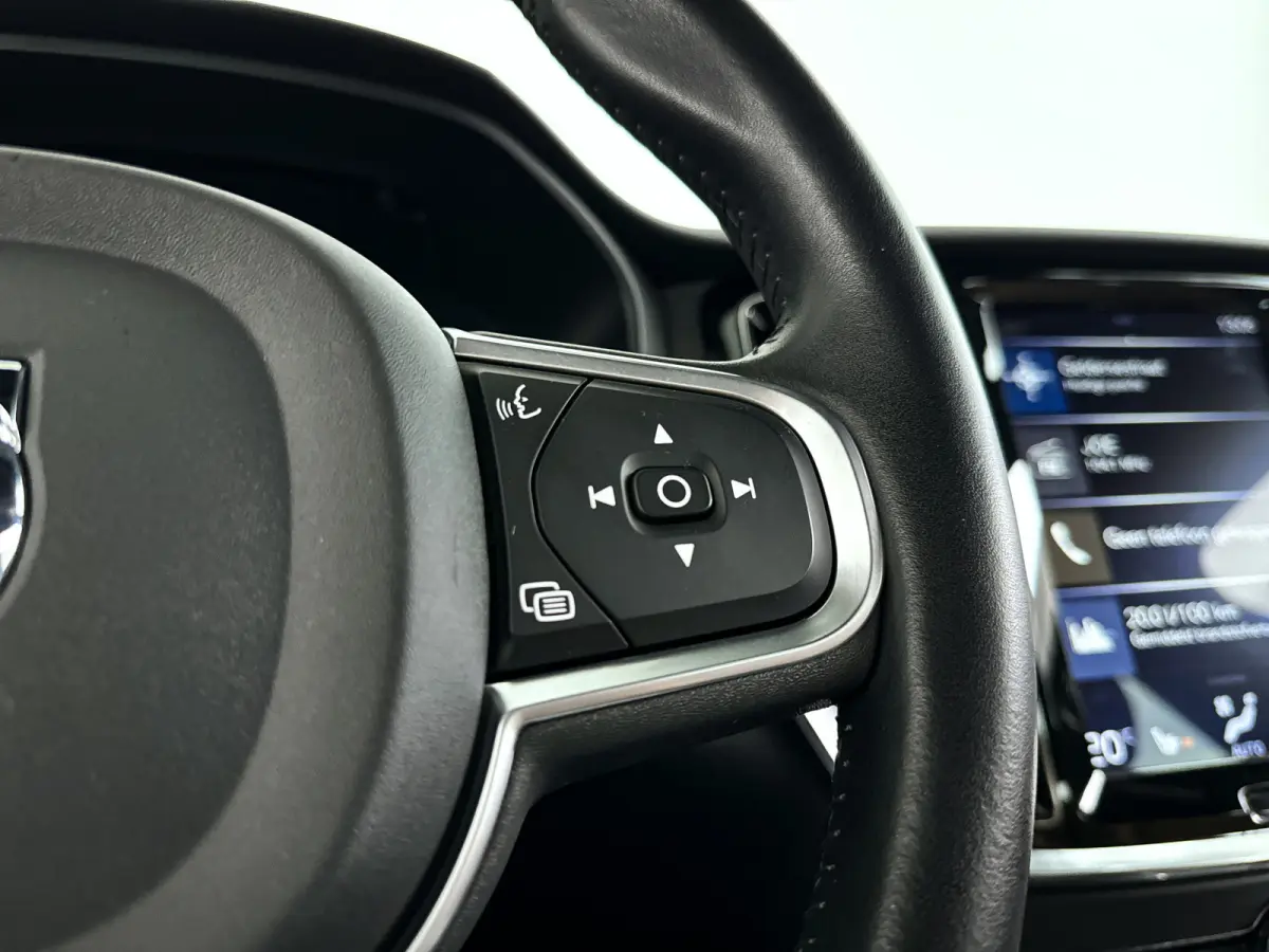 T4 Momentum Pro | Park assist | Stoelverwarming | Navigatie