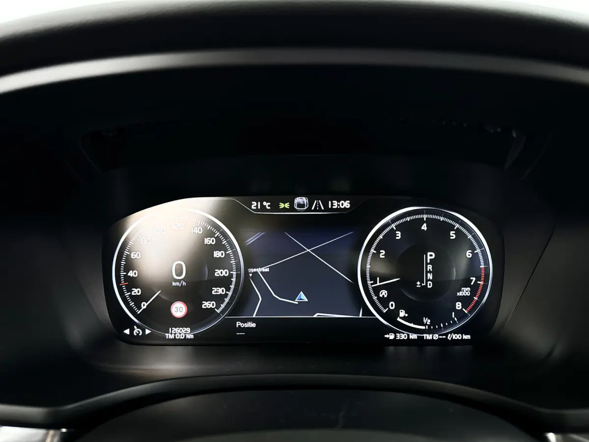 T4 Momentum Pro | Park assist | Stoelverwarming | Navigatie