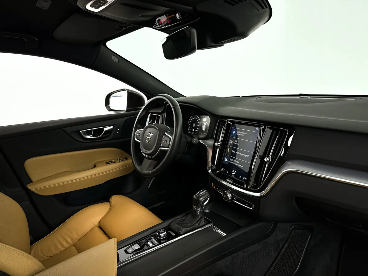 T4 Momentum Pro | Park assist | Stoelverwarming | Navigatie