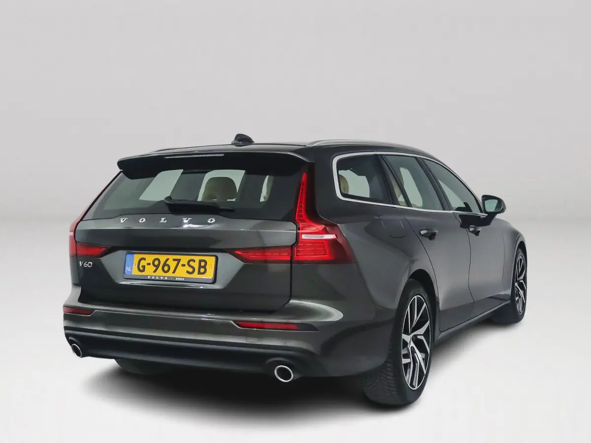 T4 Momentum Pro | Park assist | Stoelverwarming | Navigatie