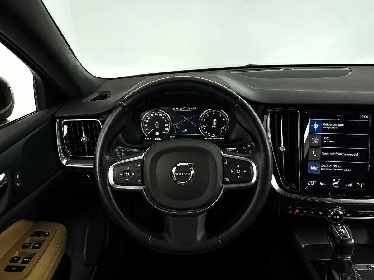 T4 Momentum Pro | Park assist | Stoelverwarming | Navigatie