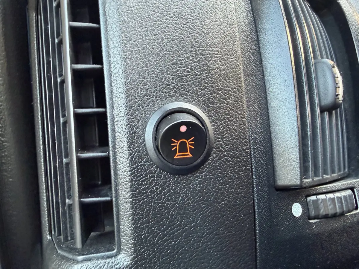 333 * Euro 6 * Laadbak * Laadkraan * Airco * Trekhaak *