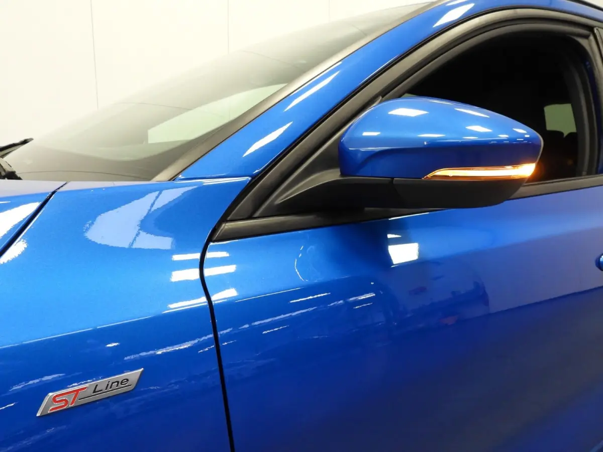 1.0 EcoBoost Hybrid ST Line Business NAVI/CAMERA/WINTERPACK/LED/17"LMV!