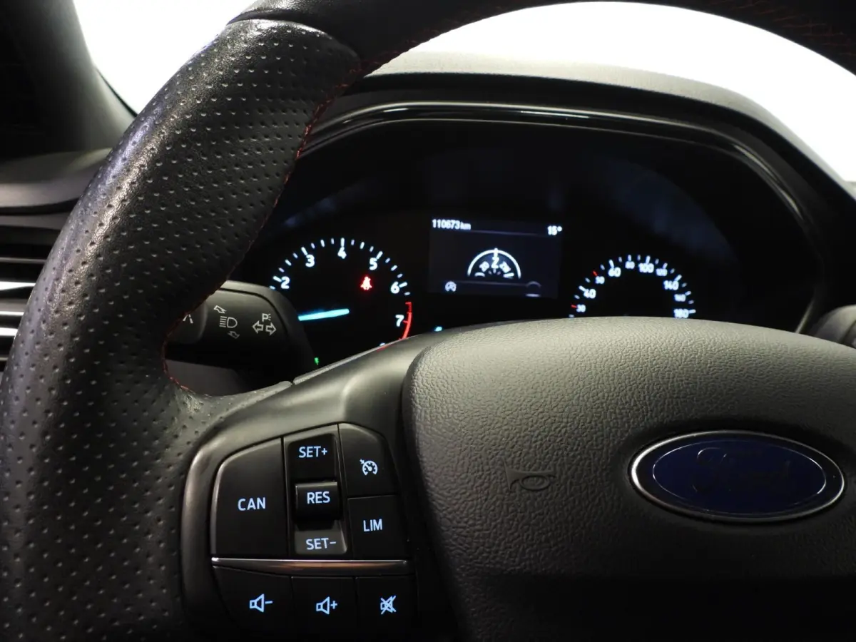 1.0 EcoBoost Hybrid ST Line Business NAVI/CAMERA/WINTERPACK/LED/17"LMV!