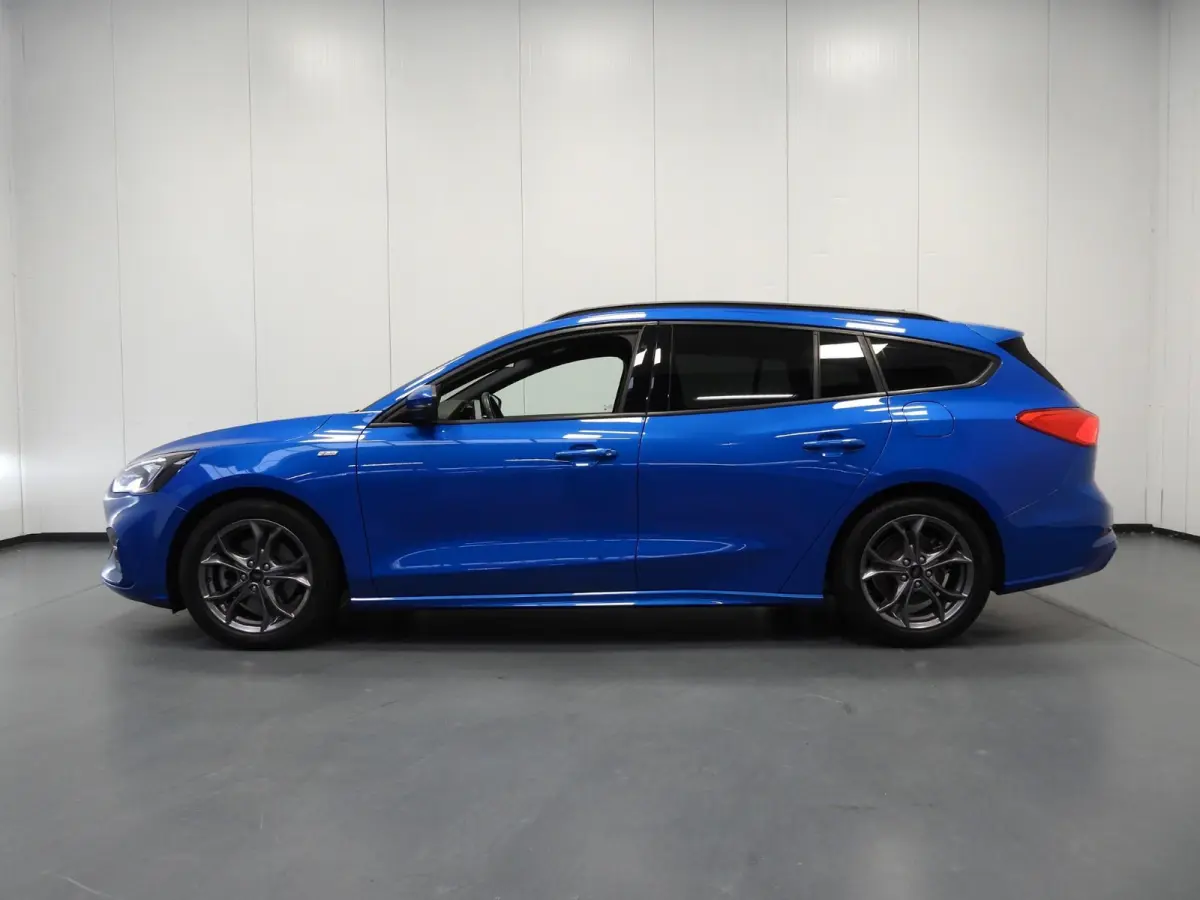 1.0 EcoBoost Hybrid ST Line Business NAVI/CAMERA/WINTERPACK/LED/17"LMV!