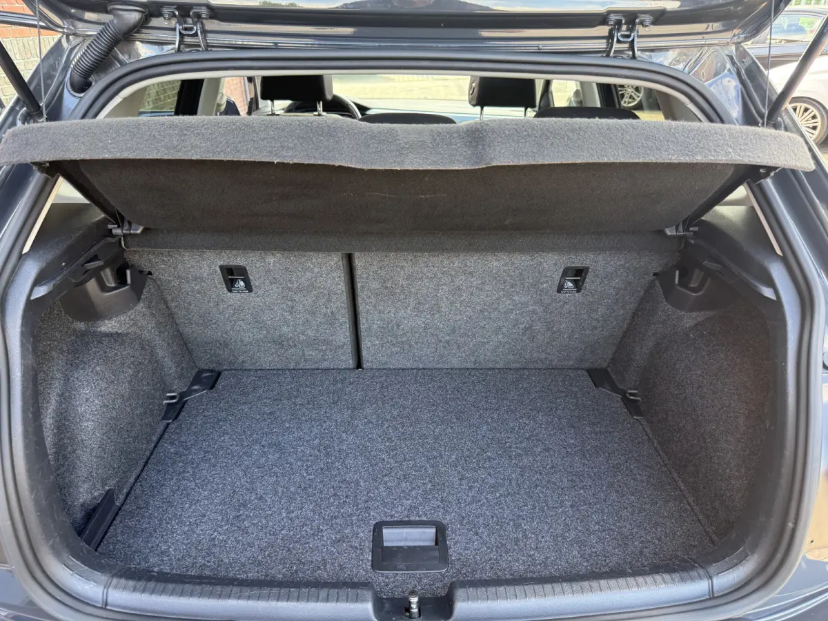 Polo. 1.0 TSI Highline Business R | PANO | BEATS | CAMERA | FULL LED | CARPLAY | NAVI |