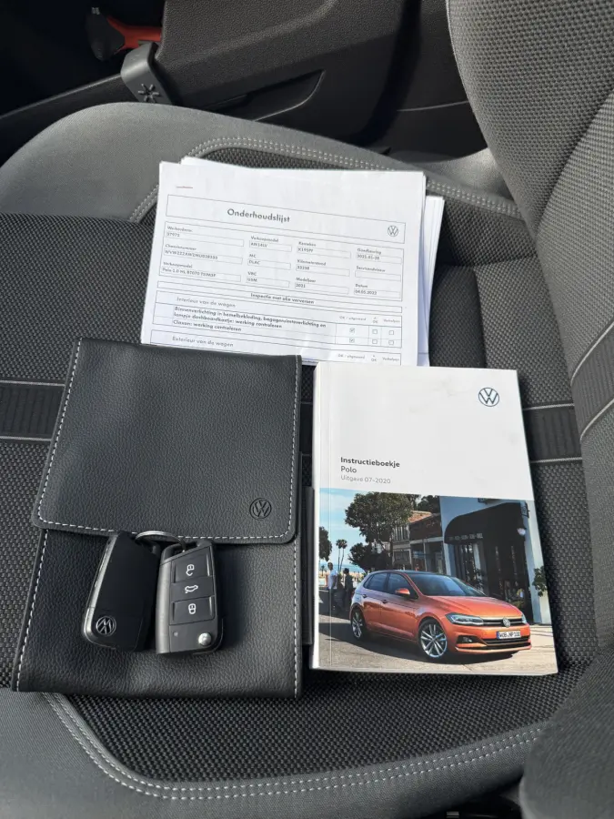 Polo. 1.0 TSI Highline Business R | PANO | BEATS | CAMERA | FULL LED | CARPLAY | NAVI |