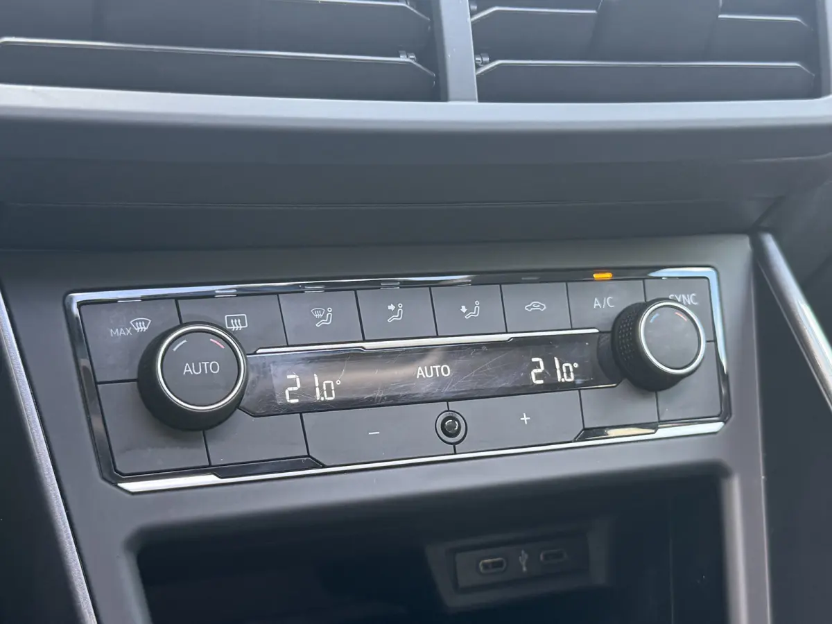 Polo. 1.0 TSI Highline Business R | PANO | BEATS | CAMERA | FULL LED | CARPLAY | NAVI |