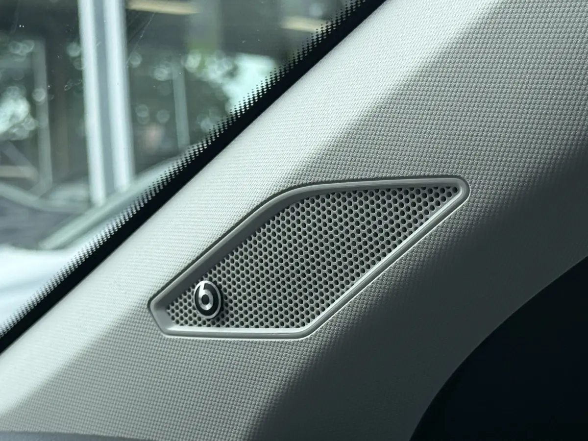 Polo. 1.0 TSI Highline Business R | PANO | BEATS | CAMERA | FULL LED | CARPLAY | NAVI |
