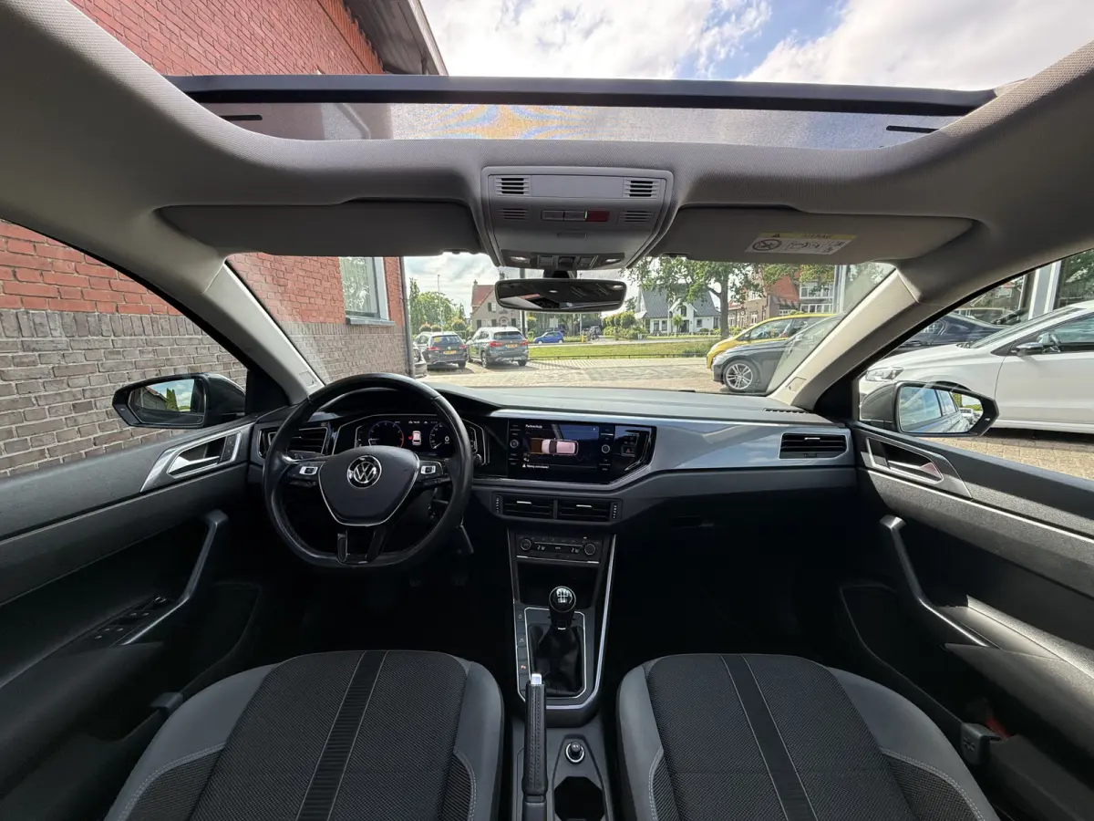 Polo. 1.0 TSI Highline Business R | PANO | BEATS | CAMERA | FULL LED | CARPLAY | NAVI |