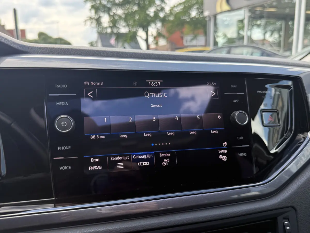 Polo. 1.0 TSI Highline Business R | PANO | BEATS | CAMERA | FULL LED | CARPLAY | NAVI |