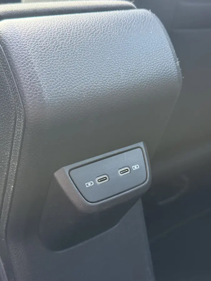 Polo. 1.0 TSI Highline Business R | PANO | BEATS | CAMERA | FULL LED | CARPLAY | NAVI |