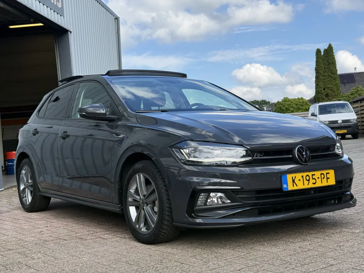 Polo. 1.0 TSI Highline Business R | PANO | BEATS | CAMERA | FULL LED | CARPLAY | NAVI |