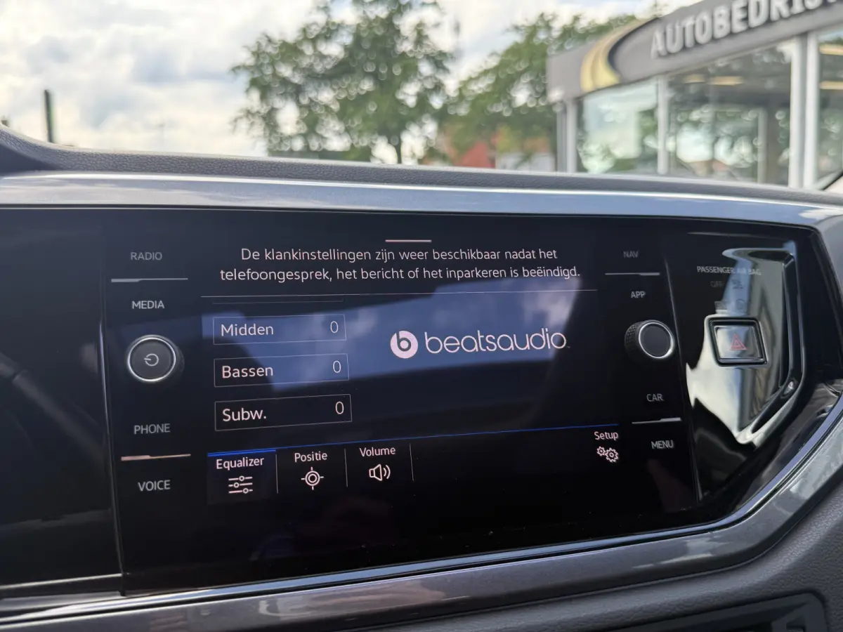 Polo. 1.0 TSI Highline Business R | PANO | BEATS | CAMERA | FULL LED | CARPLAY | NAVI |