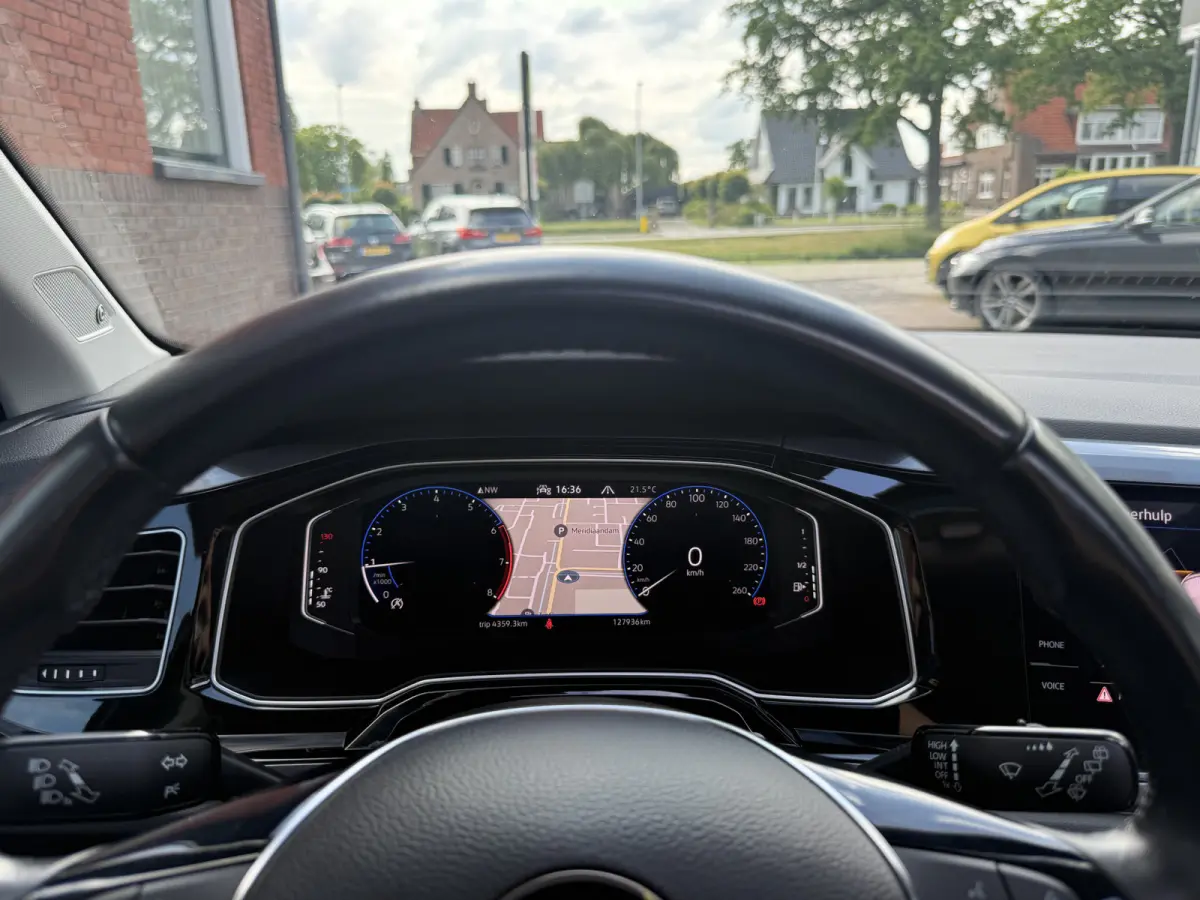 Polo. 1.0 TSI Highline Business R | PANO | BEATS | CAMERA | FULL LED | CARPLAY | NAVI |