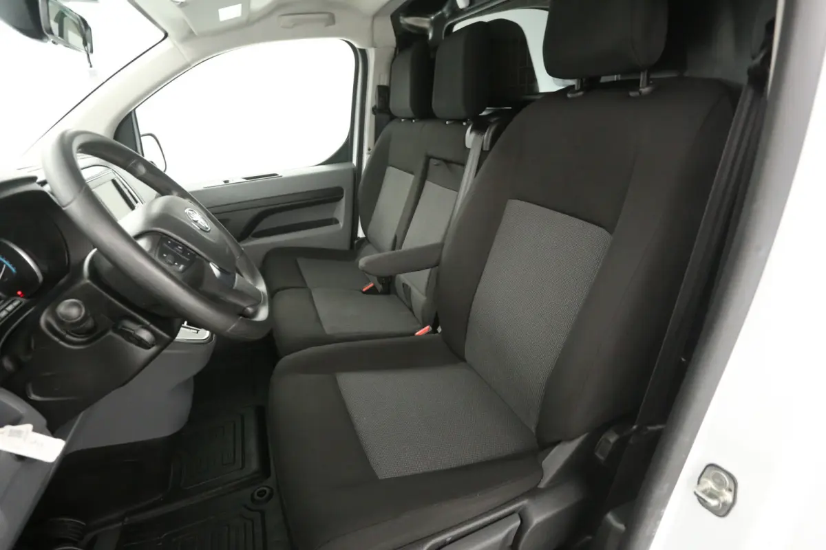 Electric 75 kWh L2H1 Range | Snelladen | SOH 93% | Airco | Cruise | Camera | Carplay | 3 Zits | Navi