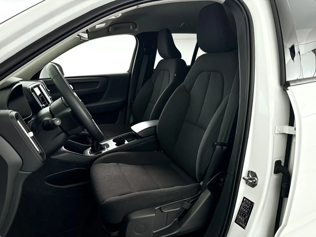 T2 Momentum Core | Park assist | Cruise control | Navigatie