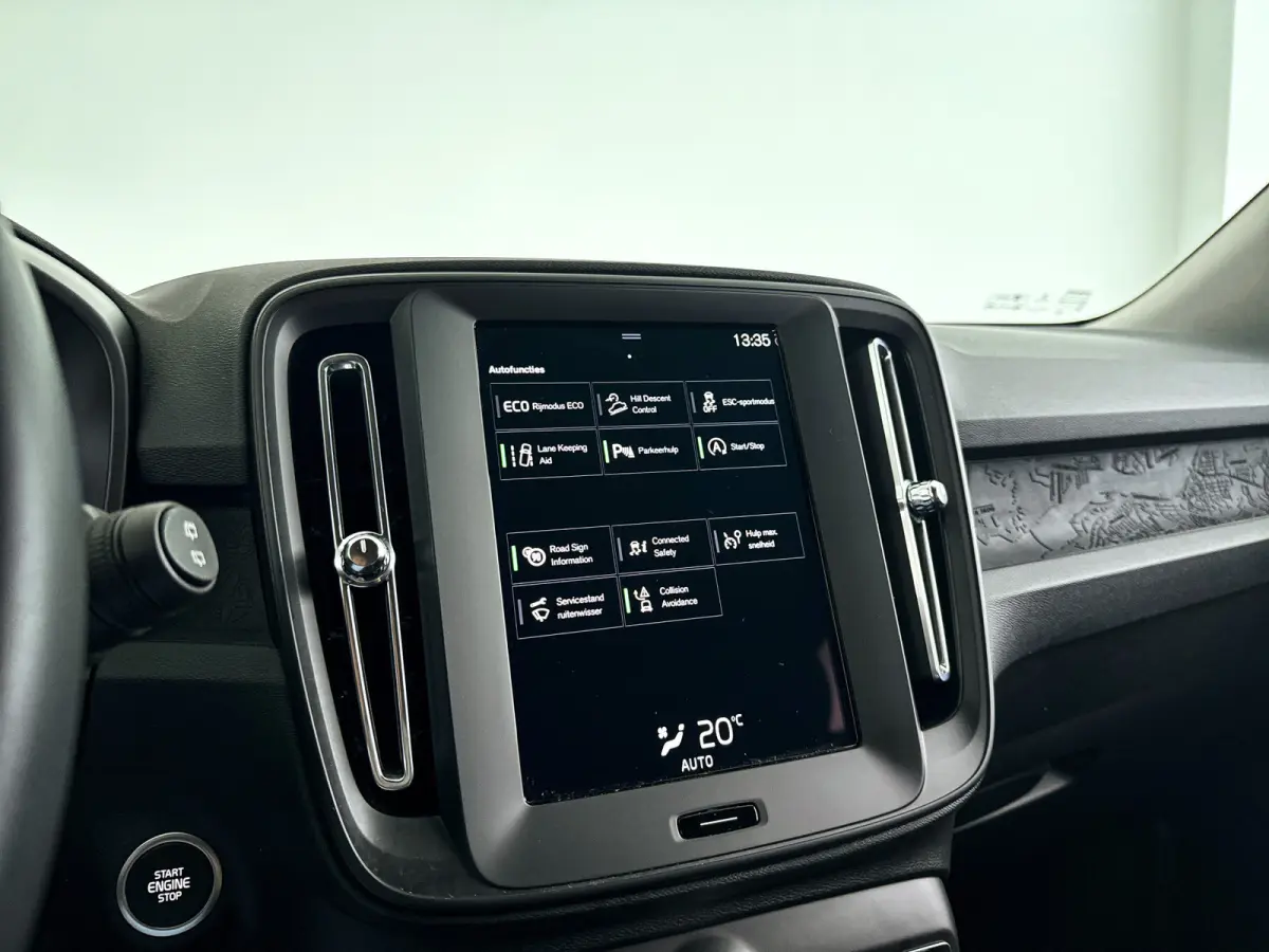 T2 Momentum Core | Park assist | Cruise control | Navigatie