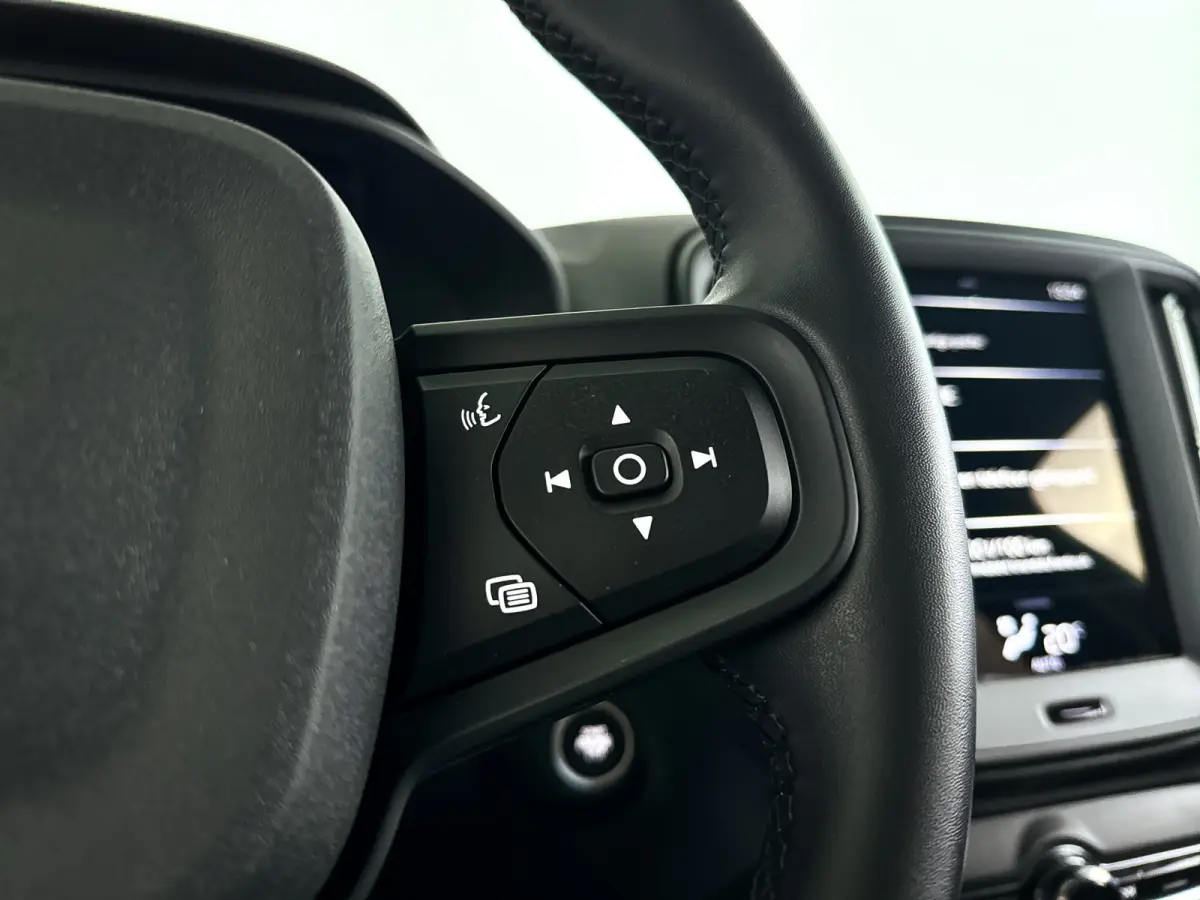 T2 Momentum Core | Park assist | Cruise control | Navigatie
