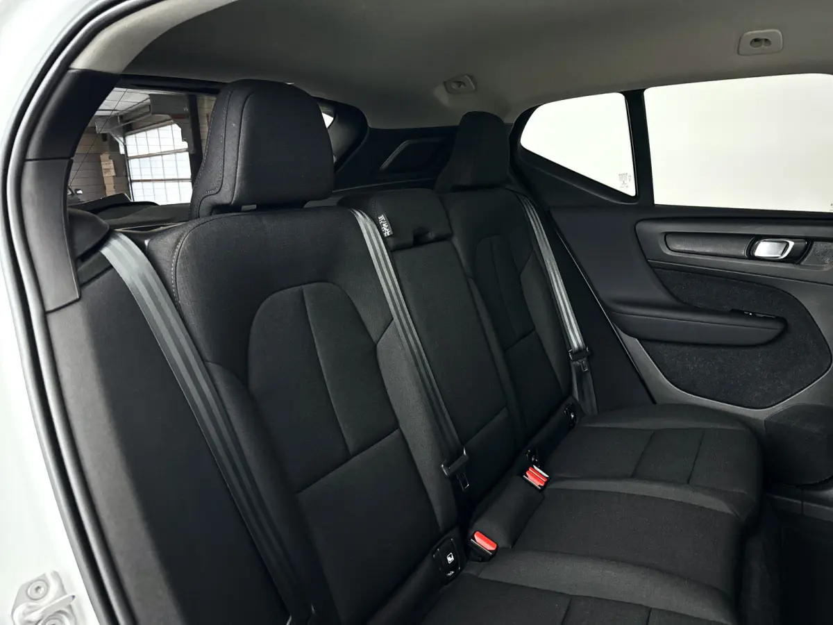 T2 Momentum Core | Park assist | Cruise control | Navigatie