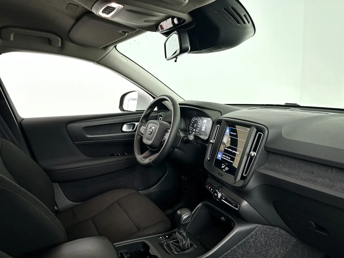 T2 Momentum Core | Park assist | Cruise control | Navigatie