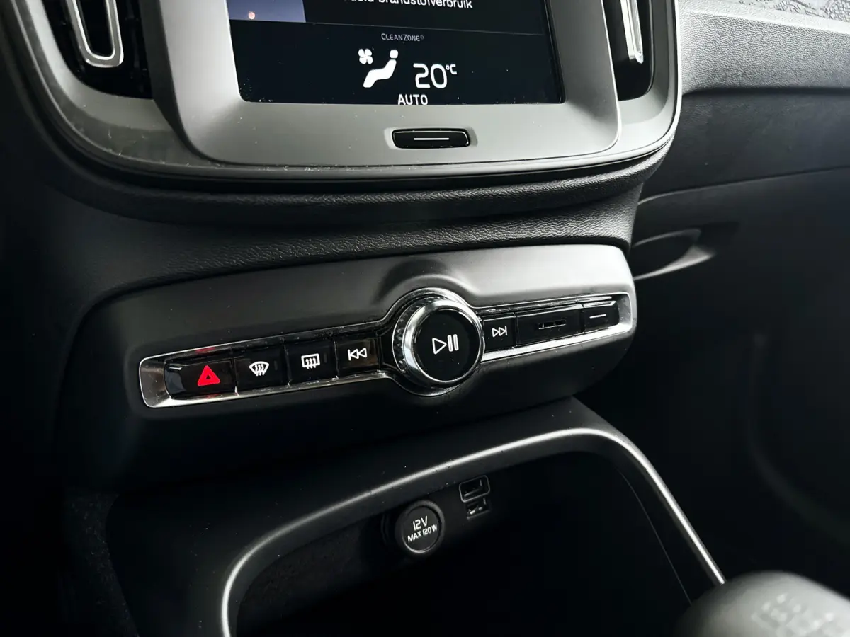 T2 Momentum Core | Park assist | Cruise control | Navigatie