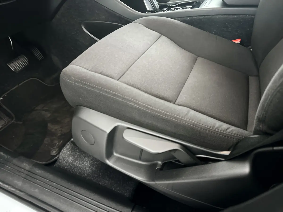 T2 Momentum Core | Park assist | Cruise control | Regensensor