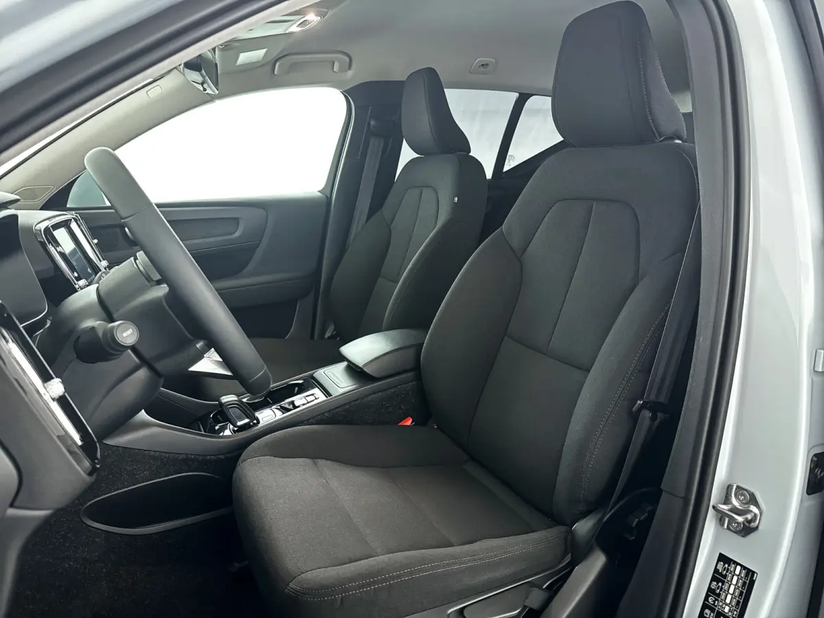 T2 Momentum Core | Park assist | Cruise control | Regensensor
