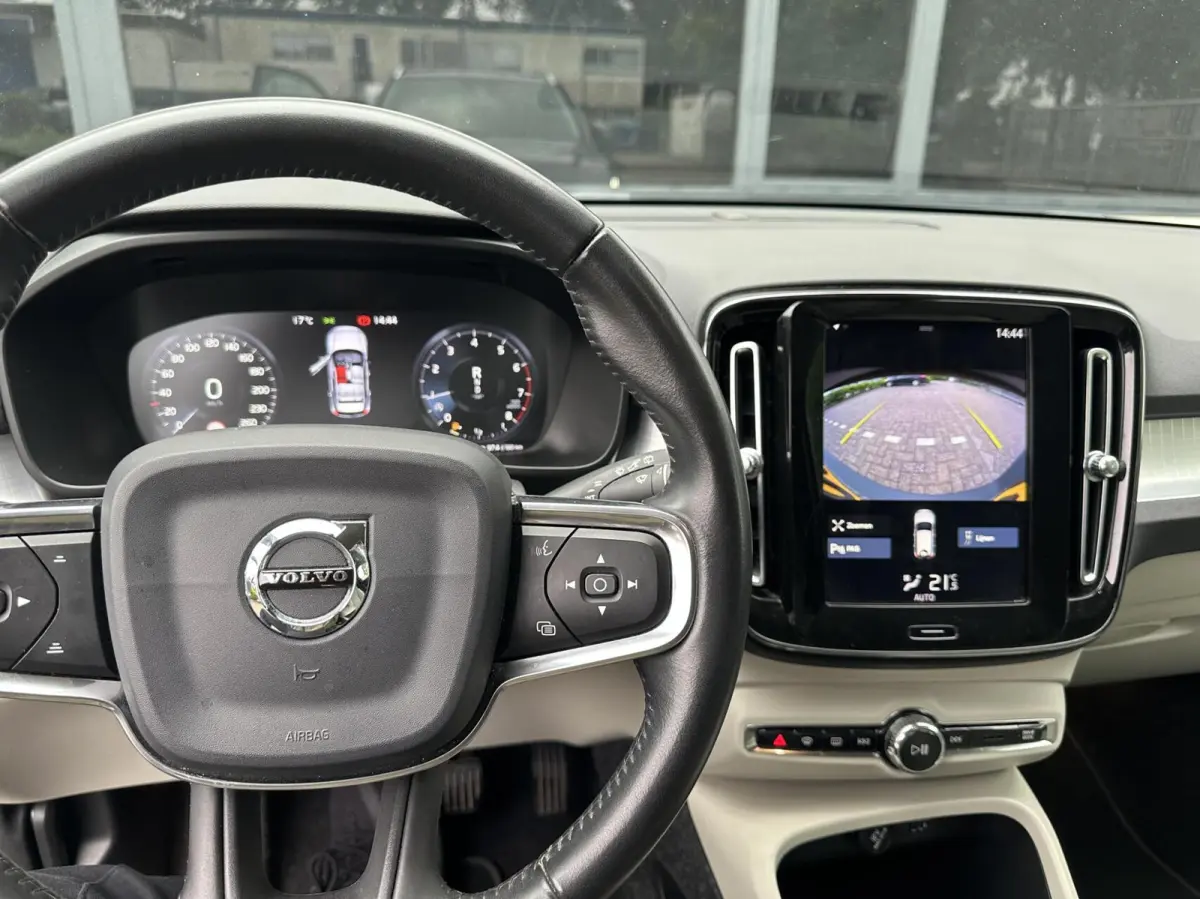 1.5 T3 Momentum Pro 2019 NAP CARPLAY €16950